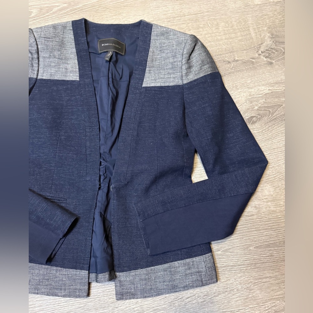 •BCBGMAXAZRIA• BLAZER - Picture 2 of 5